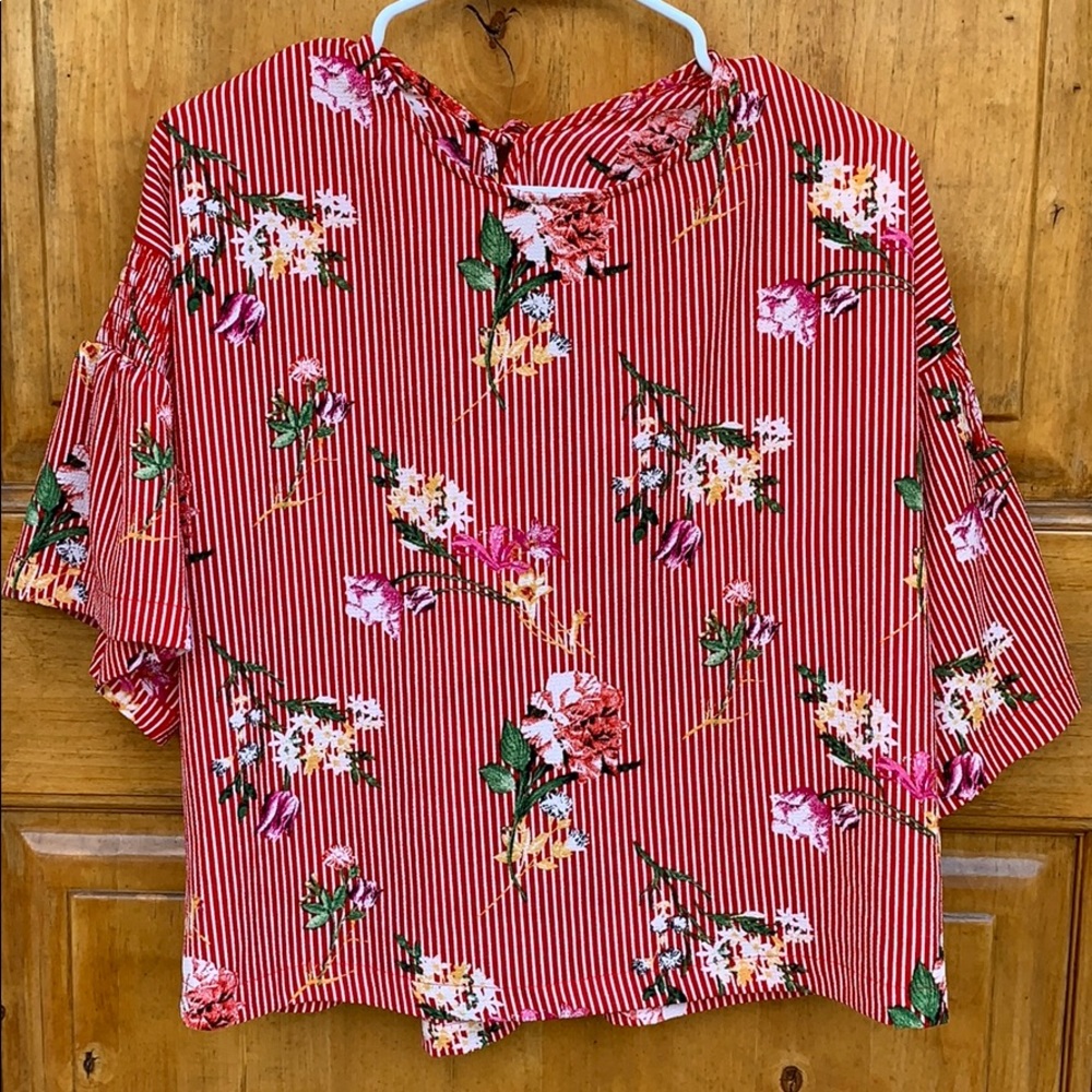 Red flower top